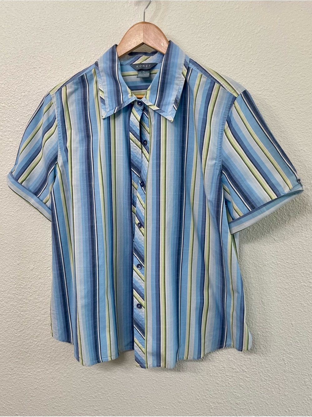Koret Women’s Short-Sleeve Striped Button-Down Shirt in Blue and Green